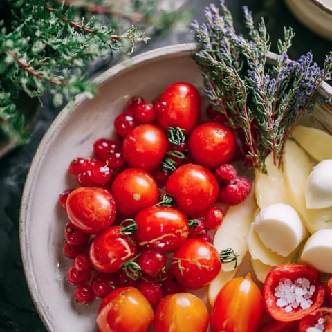 Holly Berry Cluster Platter #382